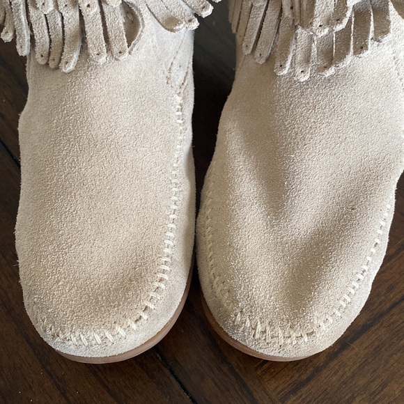 Minnetonka Mocassin Fringe Bootie - Picture 2 of 5